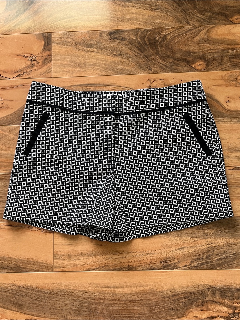 Anne Klein Womens Golf Dress Resort Shorts Sz 12 Black White Geometric Stretchy